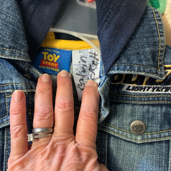 VTG Toy Story Buzz Lightyear jean Jacket size 5 “never fear, Buzz is here” - Picture 4 of 4
